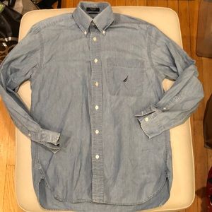 Nautica men’s blue chambray button down shirt